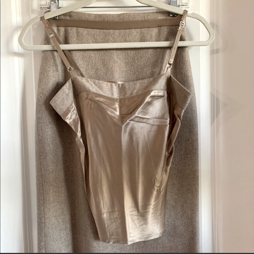 EUC💥HP🎉BCBGMaxAzria Silk/Wool Skirt Cami set 2 - Picture 2 of 12